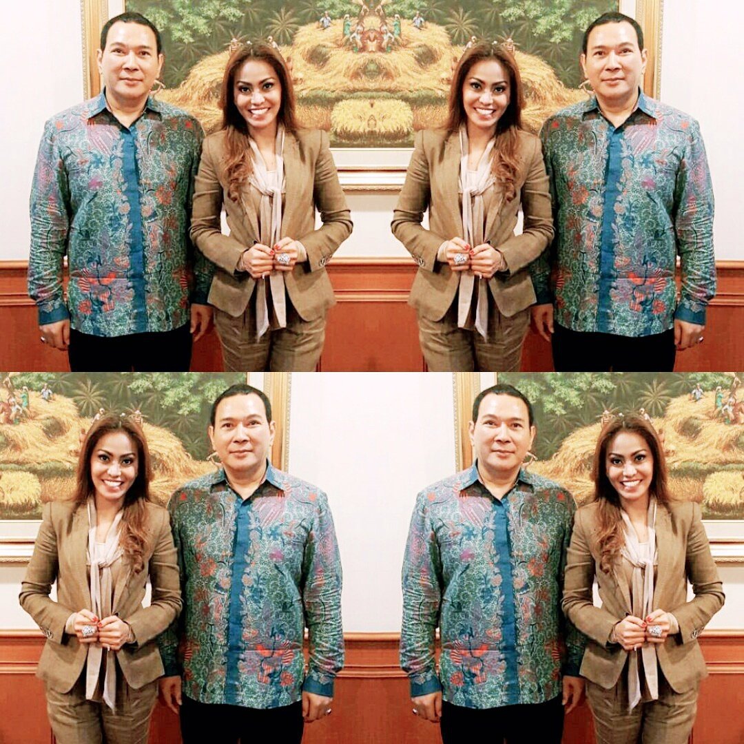NELawyer's tweet photo. Happy Milad Bapakku yg baik hati 'Hutomo Mandala Putra... Makin sukses, makin keren dan selalu dalam Lindungan Allah SWT. Aamiin YRA 😇🎊🎉🎁 https://t.co/wH177hM2gz