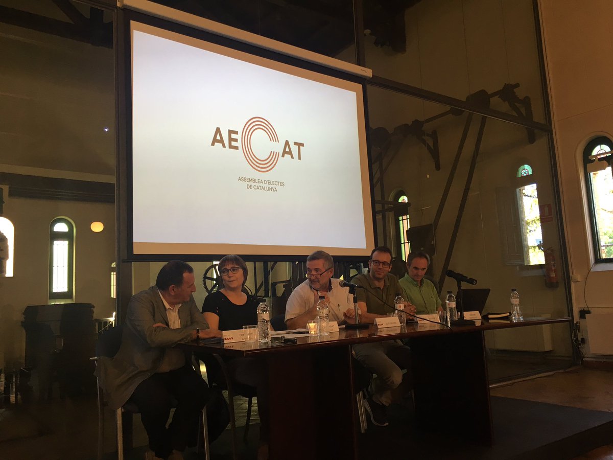 annazamar's tweet photo. Presentació de l'@AECAT_cat als #Pallars i l'#AltaRibagorça a #LaPoblaDeSegur. Càrrecs electes compromesos amb el #referendumCAT. https://t.co/lWCEjFaY46
