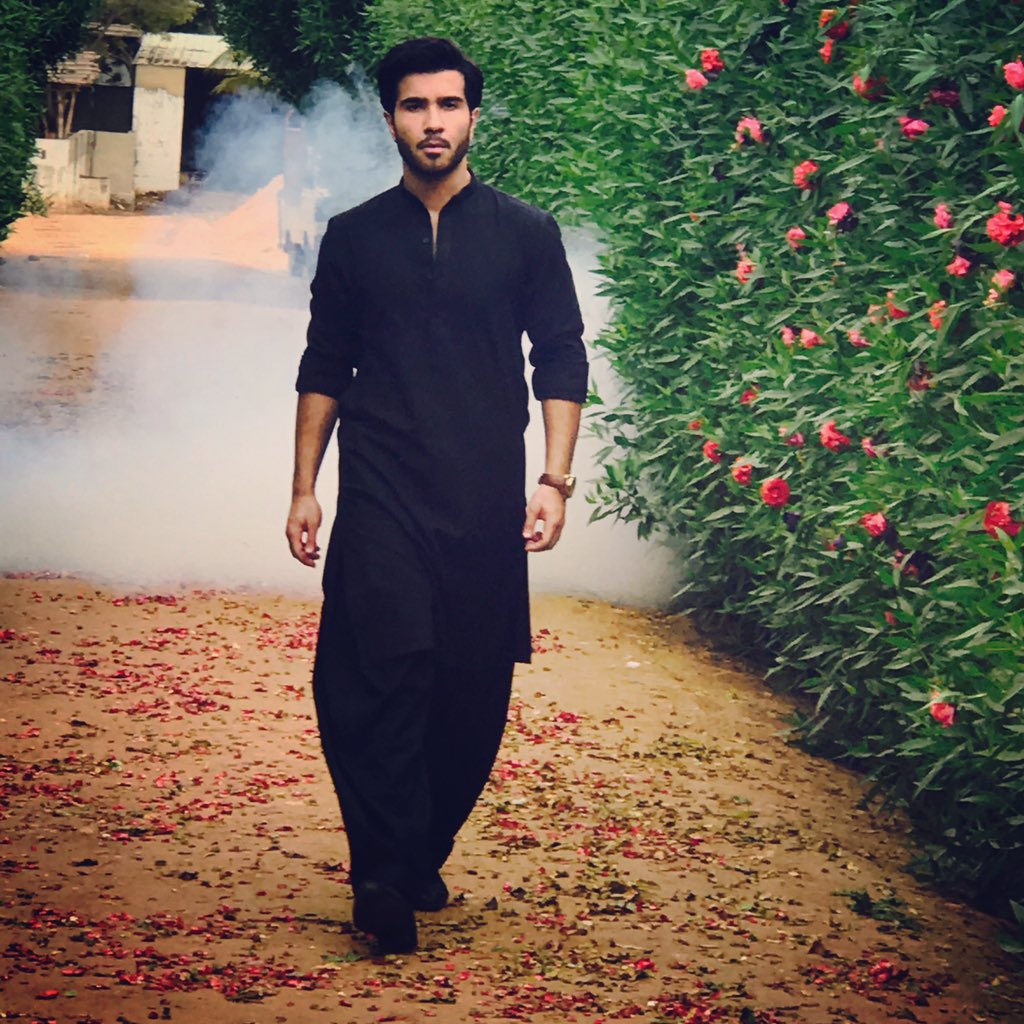 Resultado de imagen de salwar kameez feroze khan