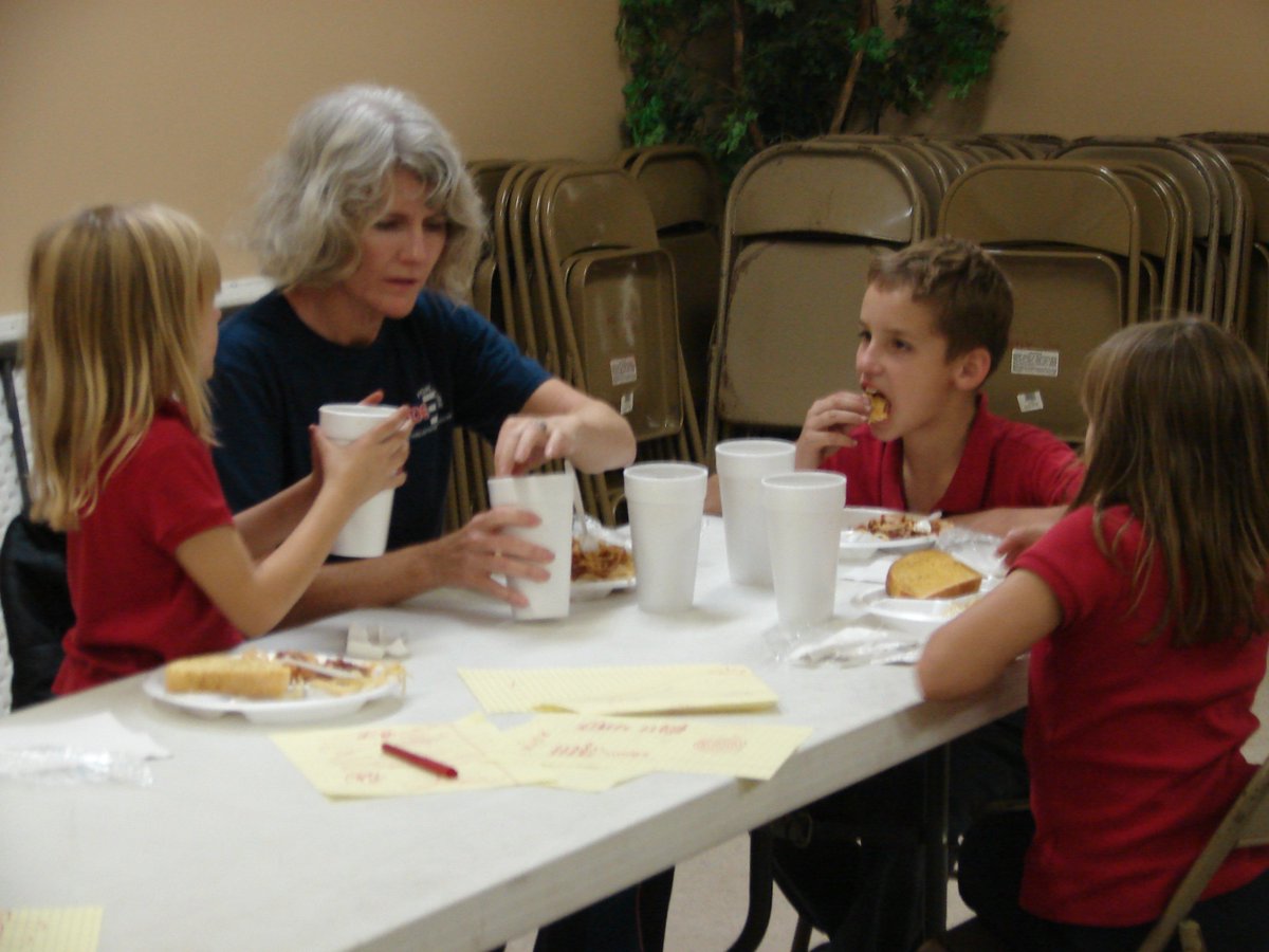 GMA_Groom's tweet image. Meet a #volunteer #superhero who helps a #firefighter #charity &amp;amp; is a true #RoleModel for #Kids Watch her in action: youtube.com/watch?v=MxQUG7…