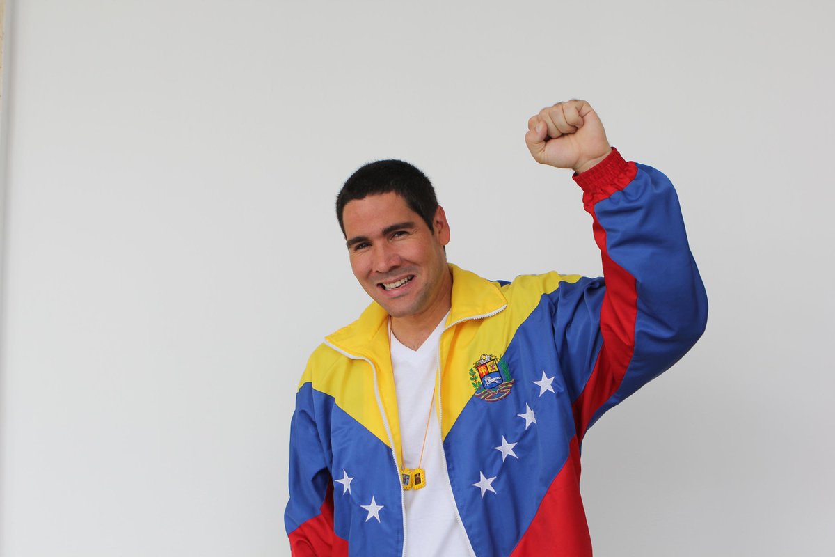 Wistontves's tweet photo. @LaHojillaenTV Sigan a wiston por aqui https://t.co/Tlaan1fPln
