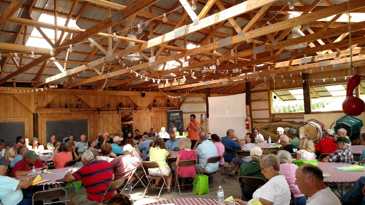 Dan Olmsted introduces NY Christmas tree growers to benefits of NEWA weather data.