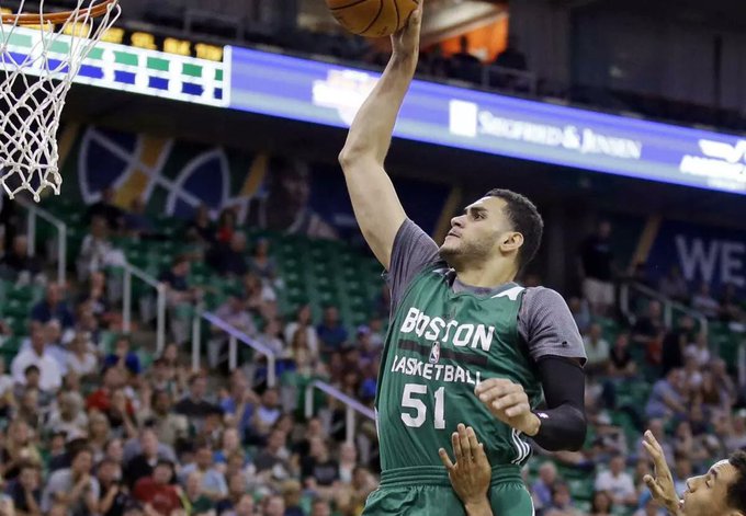 View image on Twitter