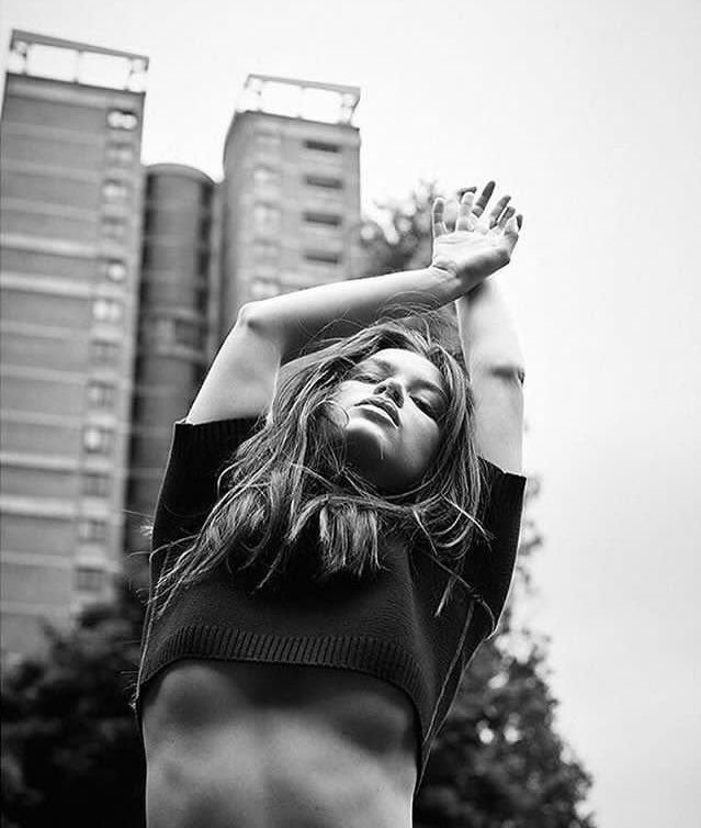 clexaslegendary's tweet photo. Sophie Cookson rt if you agree https://t.co/dmaPxtzxy0