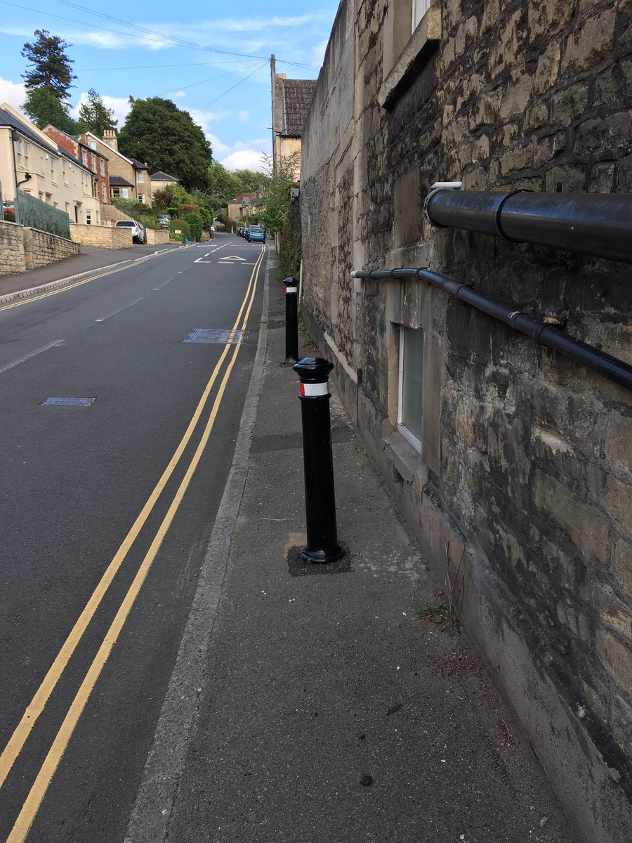 nomichalangelo's tweet image. Can someone @bathnes please tell me how we're supposed to walk down this teeny bit of pavement now?  @bathdeserves