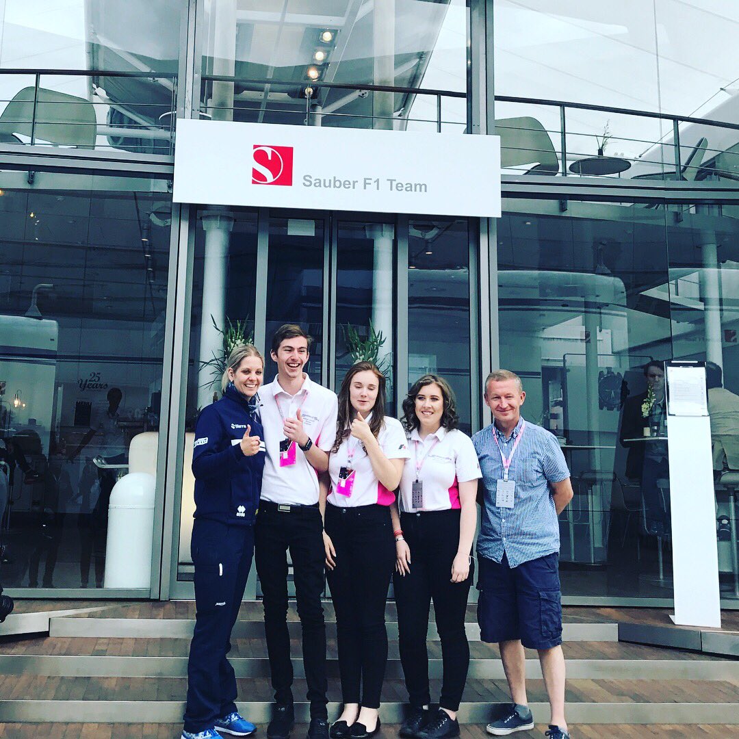 STEMRacing_UK's tweet image. Great garage tour with @SauberF1Team and UK National Final FIA Women in Motorsport Winner @technicallyv17 🏎
