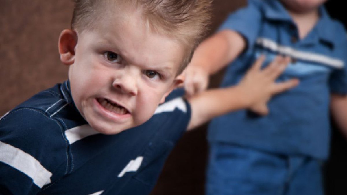 Second-born children are more likely to end up as criminals, study shows bit.ly/2unsf2i https://t.co/TBhJg7O607