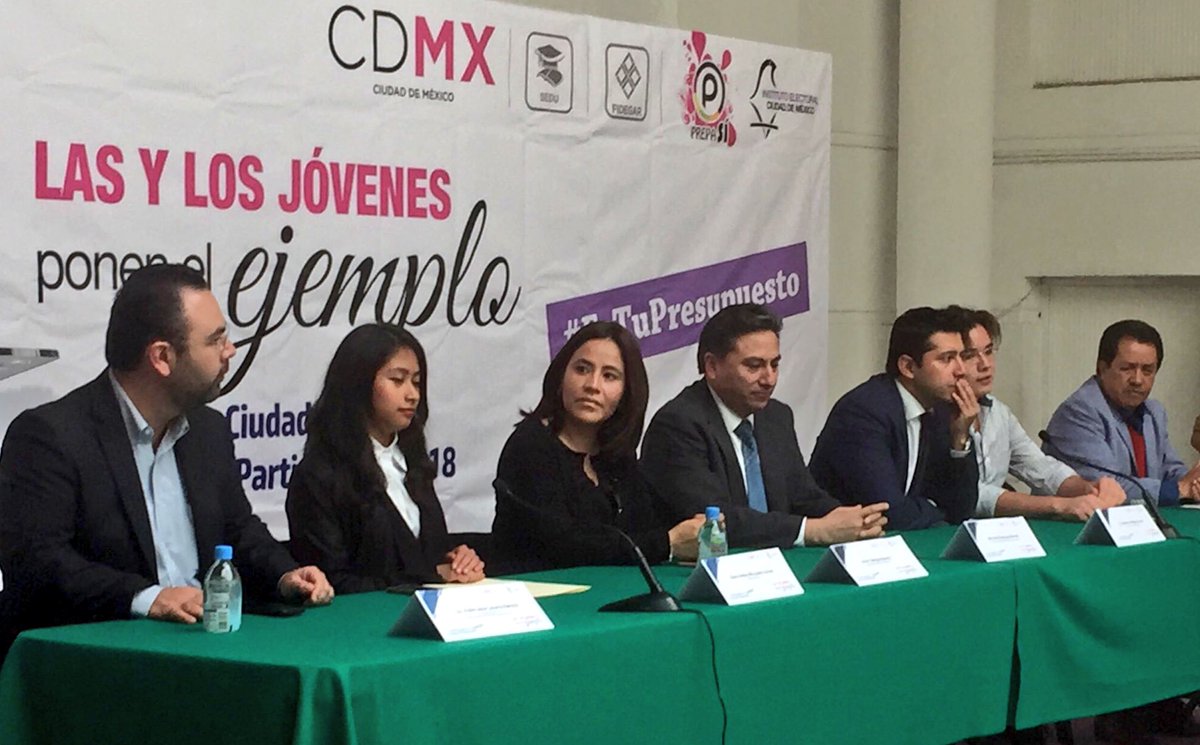 KarenQuirogaA's tweet photo. Los jóvenes son herederos de la #CDMX y es importante que participen en decisiones democráticas en su colonia. #PresupuestoParticipativo https://t.co/jcC9e5WMVT