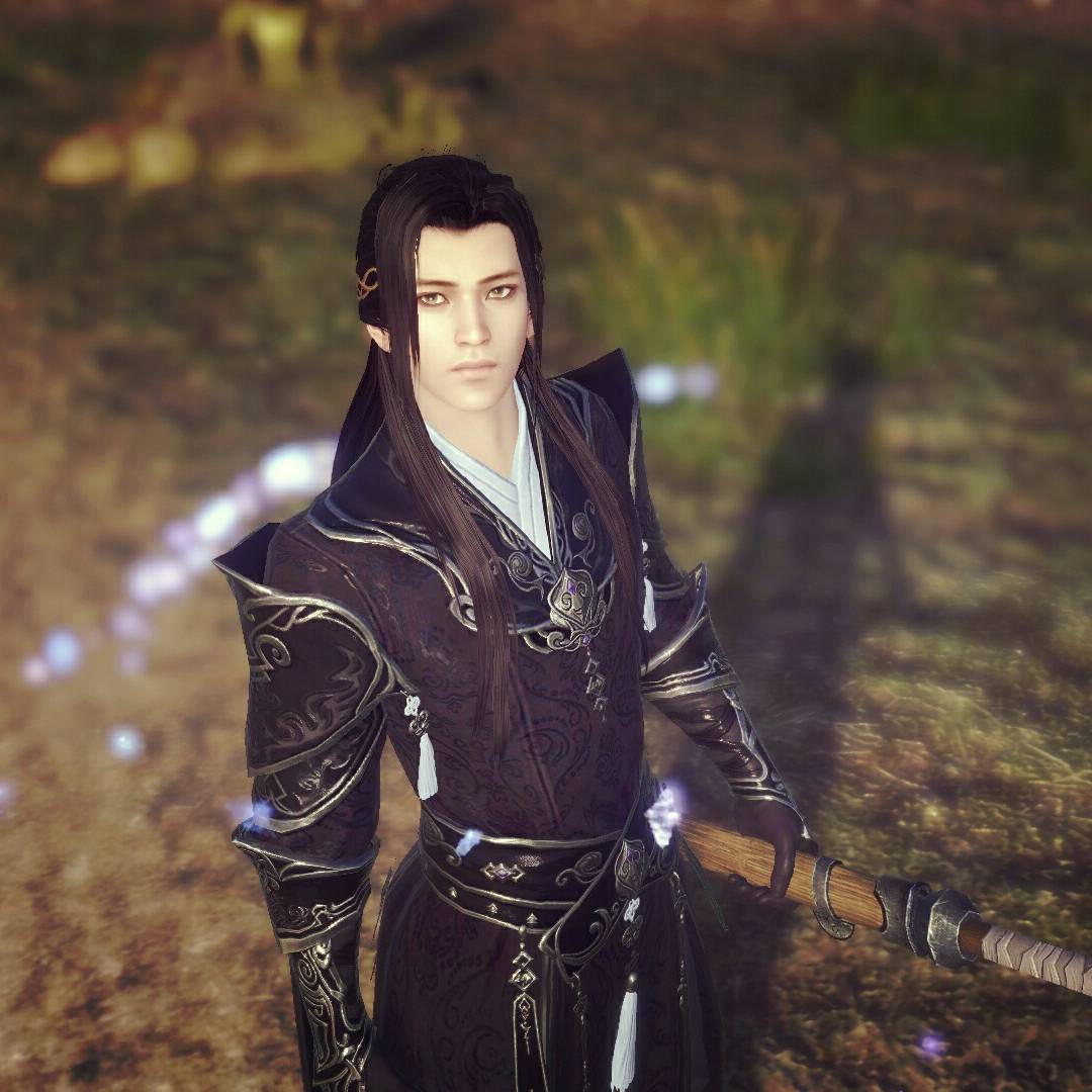 最近下了載網游‘天涯明月刀’，因為工作關係有用到它的捏臉的功能來建模，然後一發不可收拾的趁著睡前的時間捏了個泰民，總之我已經盡力了暫時只能這個樣子了😂😂等遊戲更新細化了功能再來研究怎麼捏到一模一樣😄😂感興趣的SW可以下載來試試喲💟