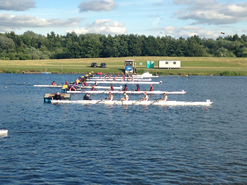 @LYRTradesmen vs <a href="/MossbourneRow/">Mossbourne Rowing</a> <a href="/LYRowing/">London Youth Rowing</a> here we go!!!!