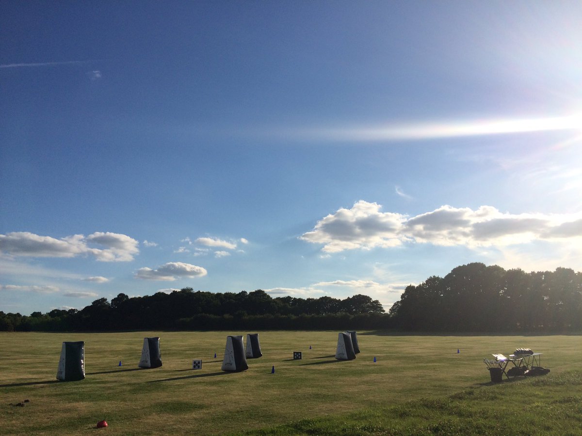 ArrowGamesUK's tweet photo. Another beautiful evening at another great venue #archerytag #funtobeyoung https://t.co/EcQWx0GKnk
