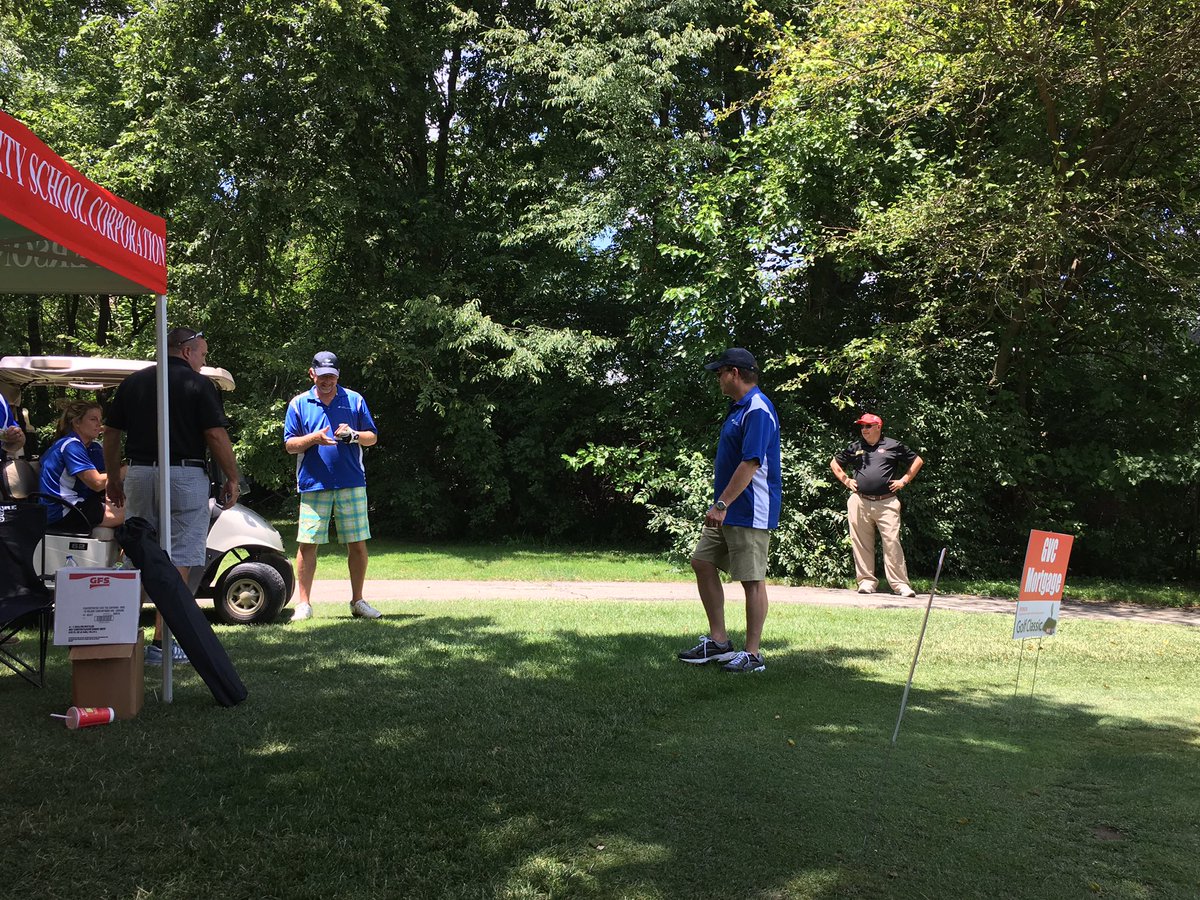j_koeniger's tweet photo. ACS Administrators at Anderson Country Club working hole 16 for United Way moving forward with ACS. #acsFIRST https://t.co/aojOwSdEGi