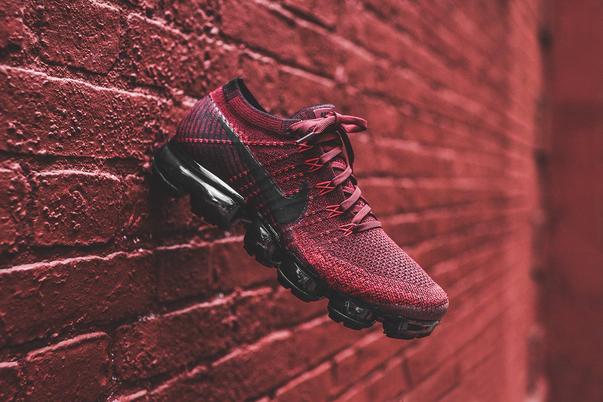 sportchek vapormax