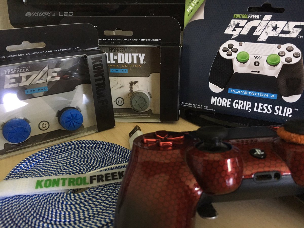 UnlogischesBrot's tweet photo. Ich verlose ein Paar @KontrolFreek
1. Like + Retweet
2. Folge mir ✅

Verlosung endet am 21. Juli ! 👍 https://t.co/NMldAc78RO