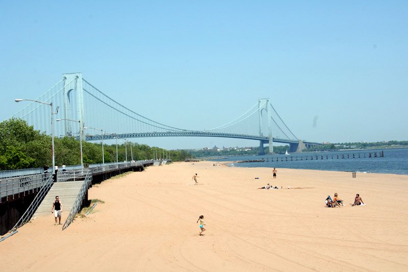 ニューヨーク観光 Com Sur Twitter ニューヨークでも夏になると海で遊びに行く人が大勢です 来週の月曜日は海の日のため ニューヨーク 特にロング アイランドやニュージャージー州にある海で旅行中に遊ぶことを勧め致します 一緒に家族や友達と遊びましょう