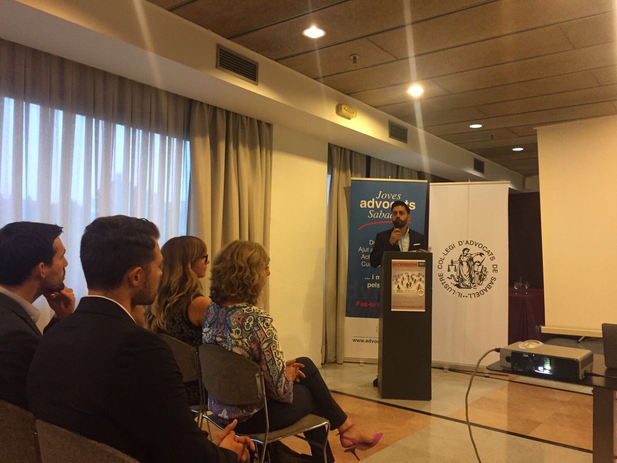 DaviniaMtnez's tweet photo. II #NetworkingJAS Intervenen @CristinaSort Presidenta d'@advocatsjoves i @JOSEPFARNES Vicedegà de l'@icasbd https://t.co/B7bNjag12x