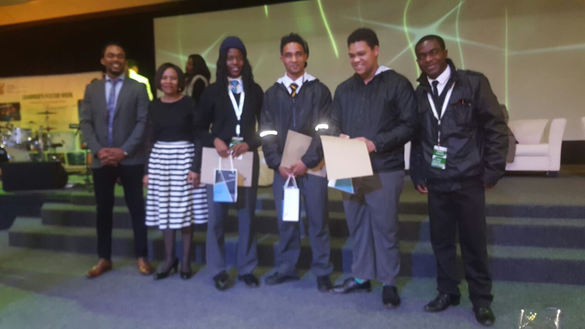 Energy_ZA's tweet photo. Top Achiever 80%plus Bursaries and a computer sponsored by Shell and Solar Capital #LearnersFocusWeek #LFW2017 https://t.co/6zbL6Fb6oL