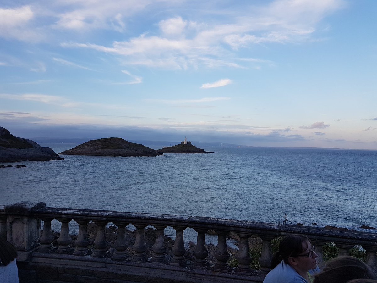 Lanny_Watkins's tweet photo. If you are going to eat food outside this is the view you want! #FridayNight #Swansea #BracletBay https://t.co/gPpPkXKZK9