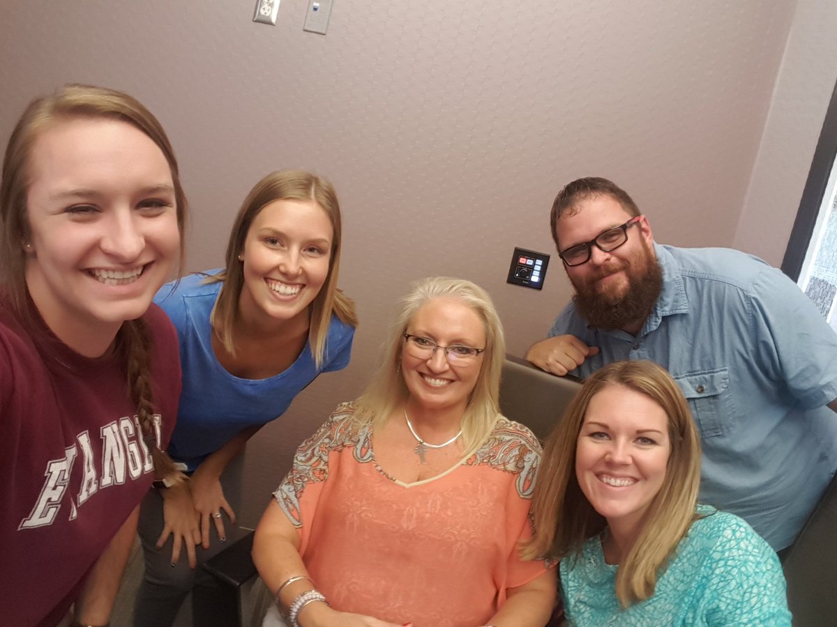 RebeccaRoche212's tweet photo. This is the best group around! Thankful for our satellite campus #SBUadmin2017 #wemadeit @KevinGLowery https://t.co/iDtSKdRIu5