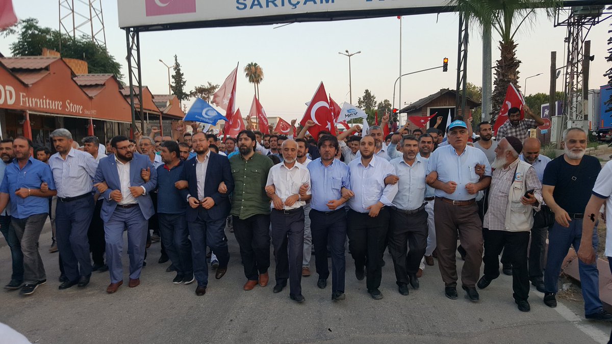 1) 15 Temmuz şehitleri hatrına bu son olsun #İncirlik. Yollarında az yürümedik. Toprak bizim yol sizin. Go Home Amerika