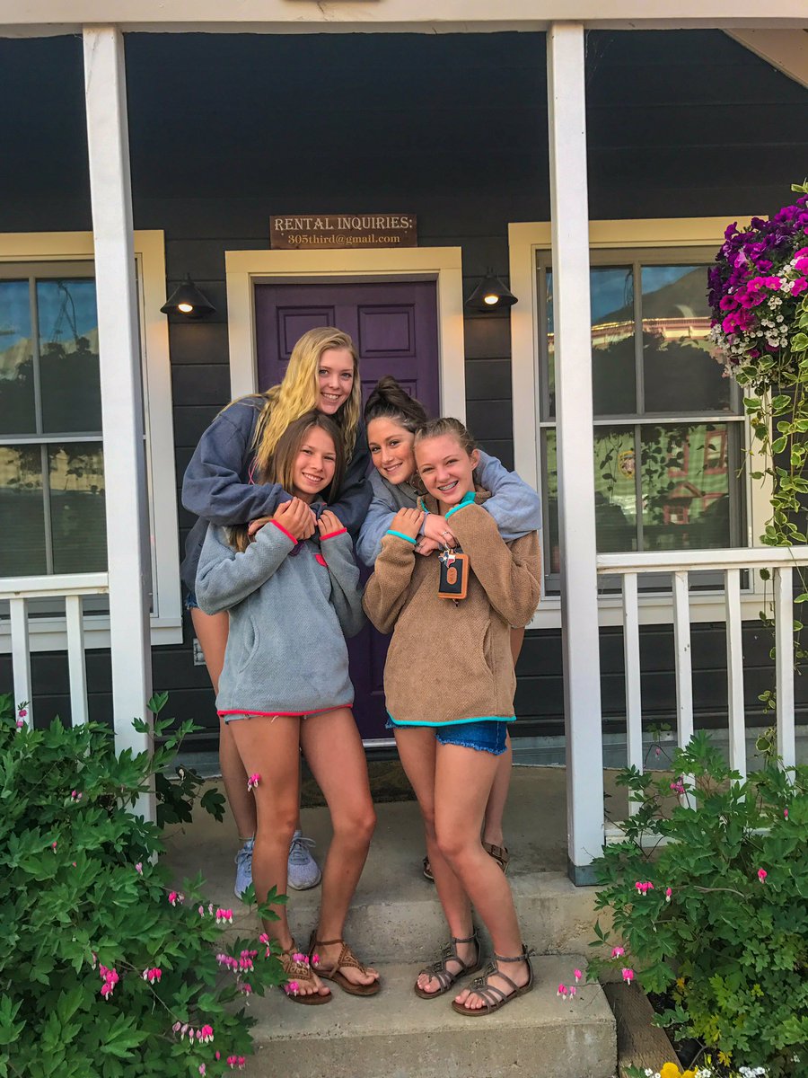 AbbyCostlow's tweet photo. Not ready to leave 💔💔 https://t.co/hKlVt6ulMh