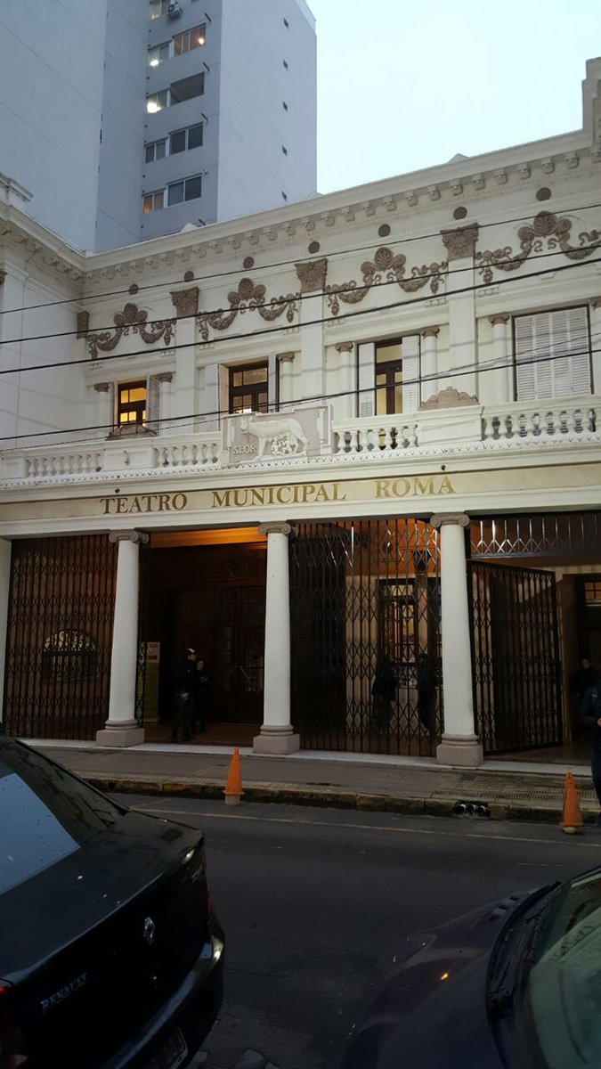 En un rato estaremos cantando en este hermoso lugar Teatro Roma de Avellaneda.

Venite que combatimos el frío a pura murga 

#loscrocantes