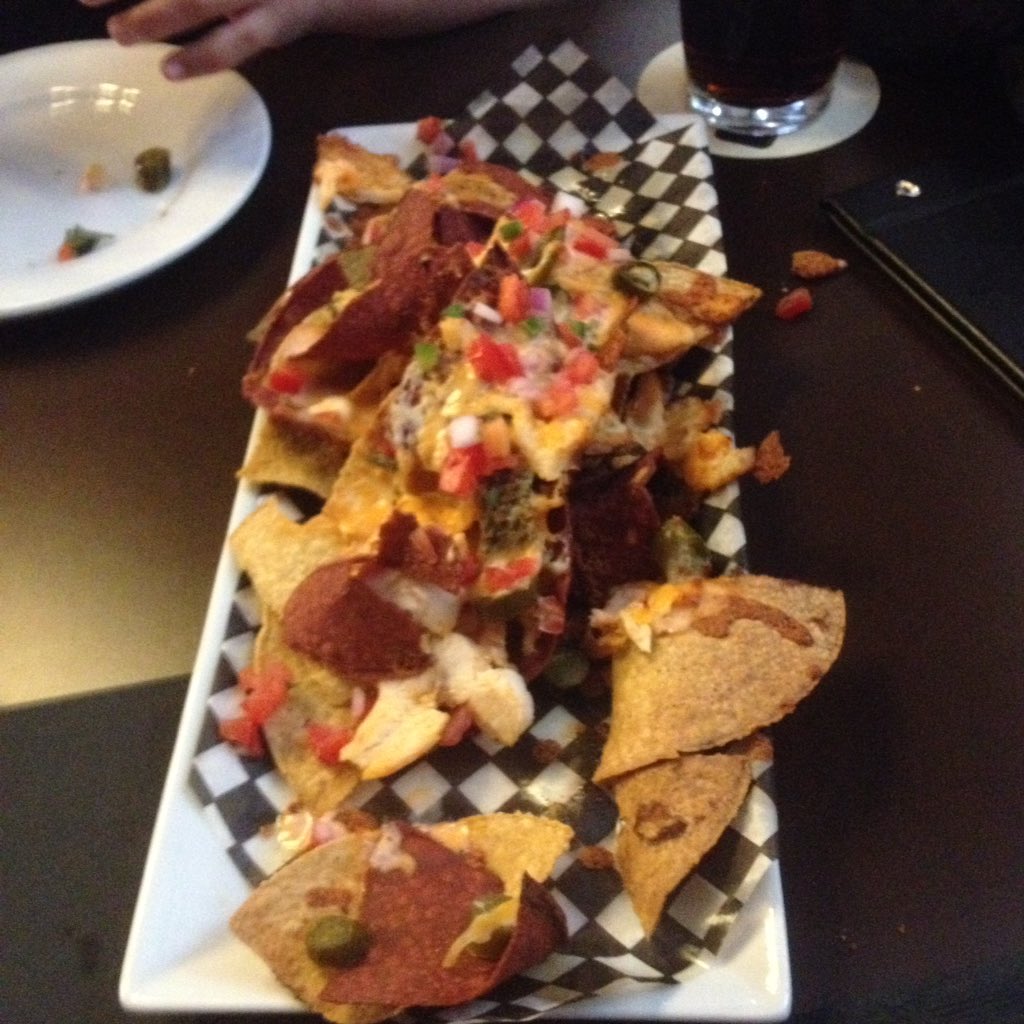 Buffalo chicken nachos💥wow! #TheLobby