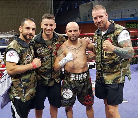 julianisjulius's tweet image. Kiko Martínez ha ganado por KO4 a Franklin Varela en Benidorm 
(vía @TininRodriguez )