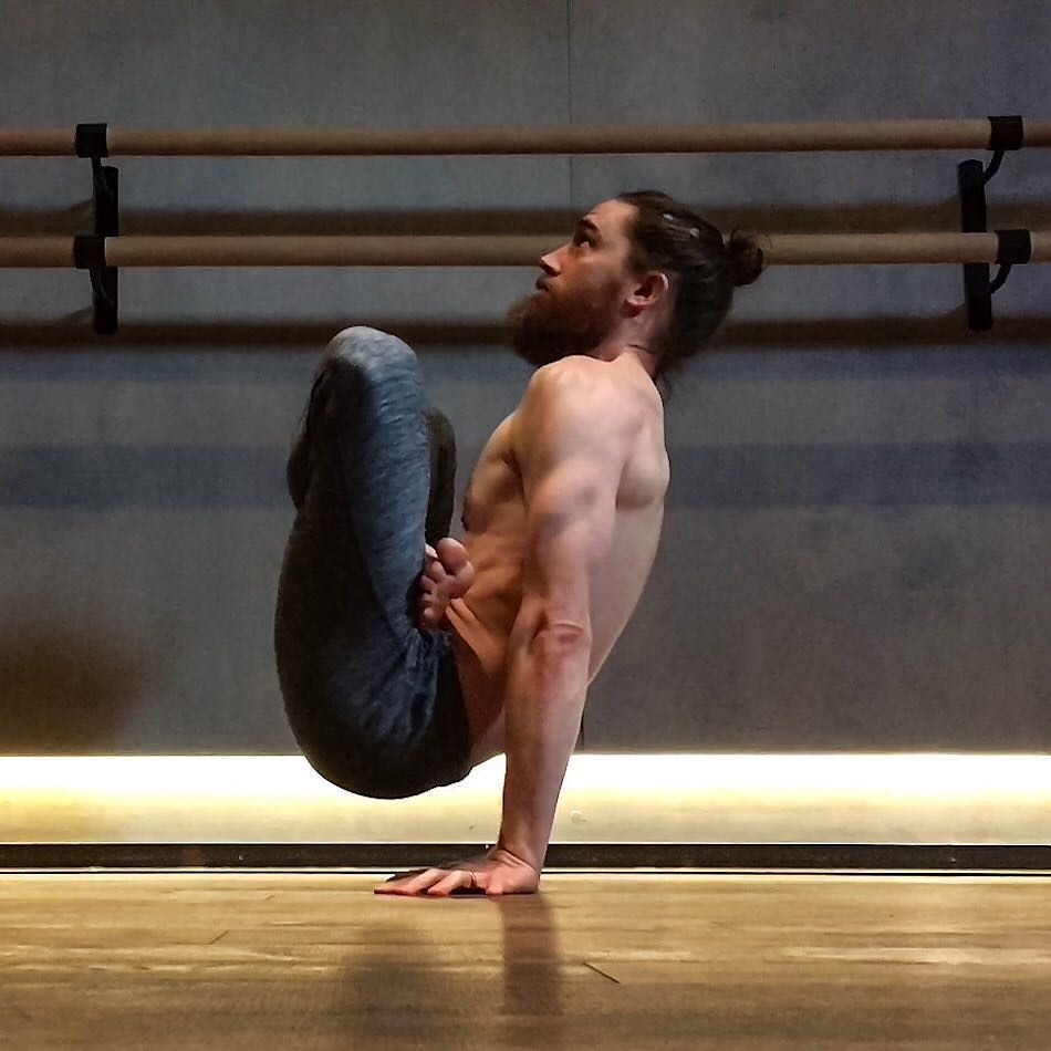 michaeleley's tweet photo. This couldn't have turned out better. In general and in particular. #tolasana #scalespose.
-
Teaching tomorrow - S⦠https://t.co/2bpUwIwlUs https://t.co/HkdLaL5Ak4