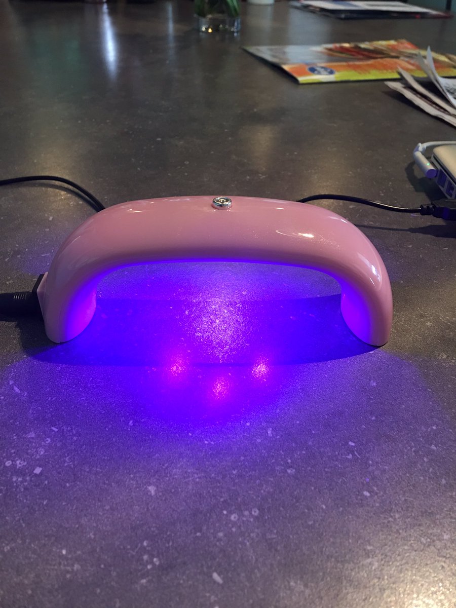 caseybarbb's tweet photo. If ur a broke college student like me &amp; u luv to get gel 💅🏻 but don't wanna pay $30, get this little cutie, $6 on amazon. Works like a charm https://t.co/hOZdS6EN4a