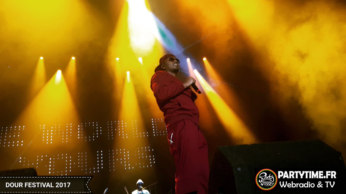 PartyTimeRadio's tweet photo. @Nas mash up the #LastArena @dourfestival #PartyTimeRadio #Day3 #Doureuuuh https://t.co/06k6TkHuWC