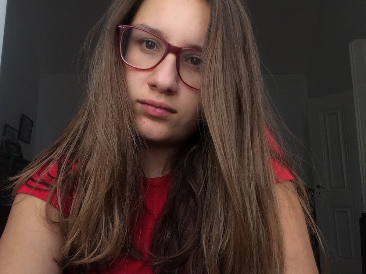 illuminateviews's tweet photo. hey, i'm joana from portugal and i'm 14. i love travelling, listening to music and taking photos. ❤️ love you tons #GetToKnowUsShawn https://t.co/I8EAFqEhO9