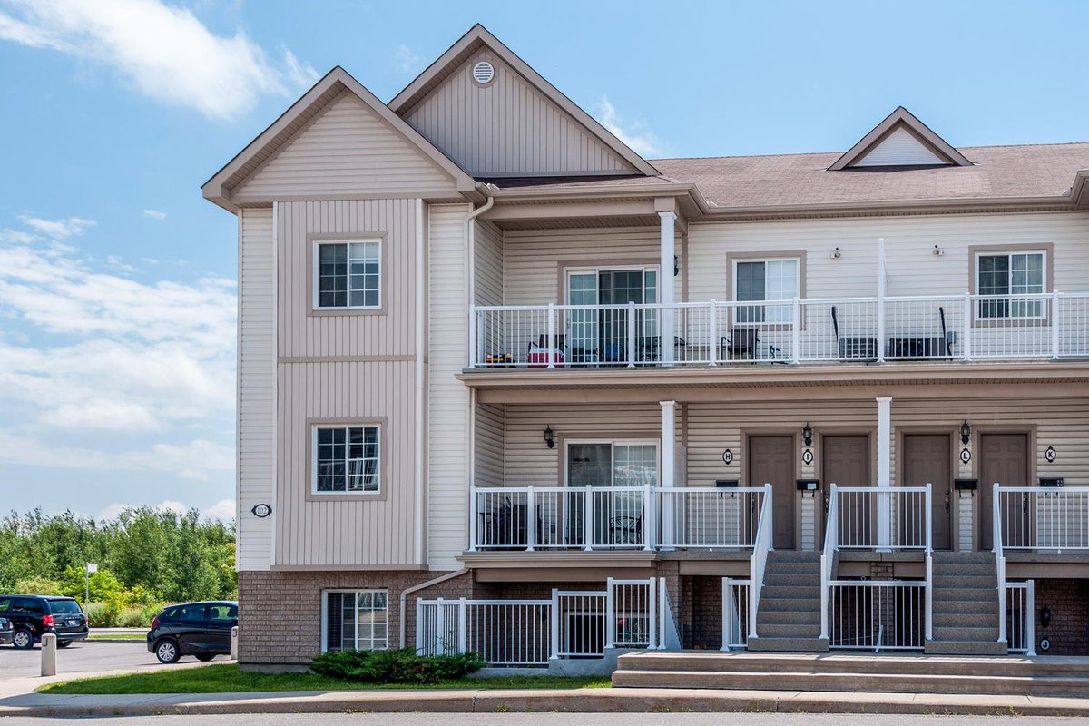 annewinchteam's tweet photo. #FeatureListingFriday: terrace level condo apartment in popular Artesa pvt. Open House: Sunday July 16, 2-4pm https://t.co/TKUgqbzsmu https://t.co/VaSAcembgz