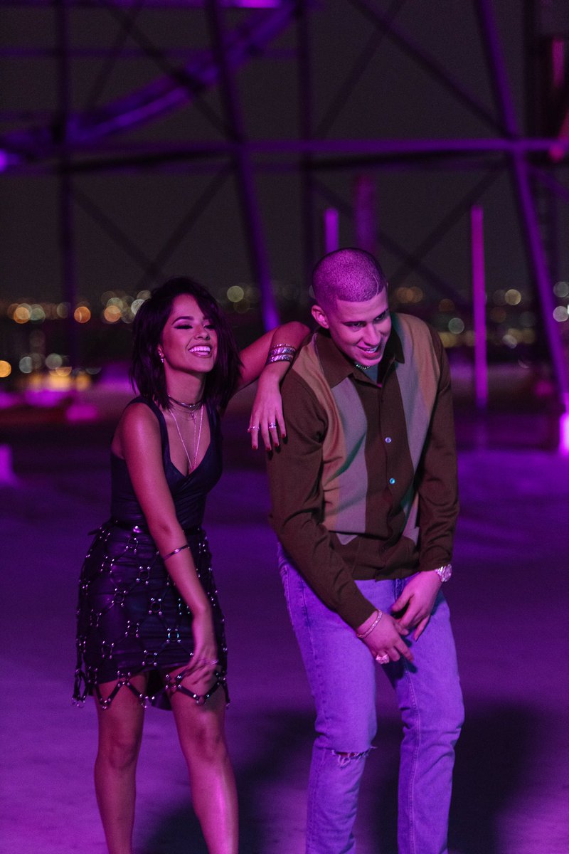 iambeckyg's tweet photo. The baddest!! 🐰 @_BadBunnyPR killed it on this song 🔥🔥 Gracias a mi amigo! #MAYORES https://t.co/wFNzKksKWW