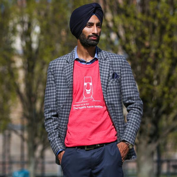 What do you know about the ancient Moai statues? Wearing this shirt, everyone nearby will be one statue fact richer! store.wikimedia.org/products/easte…