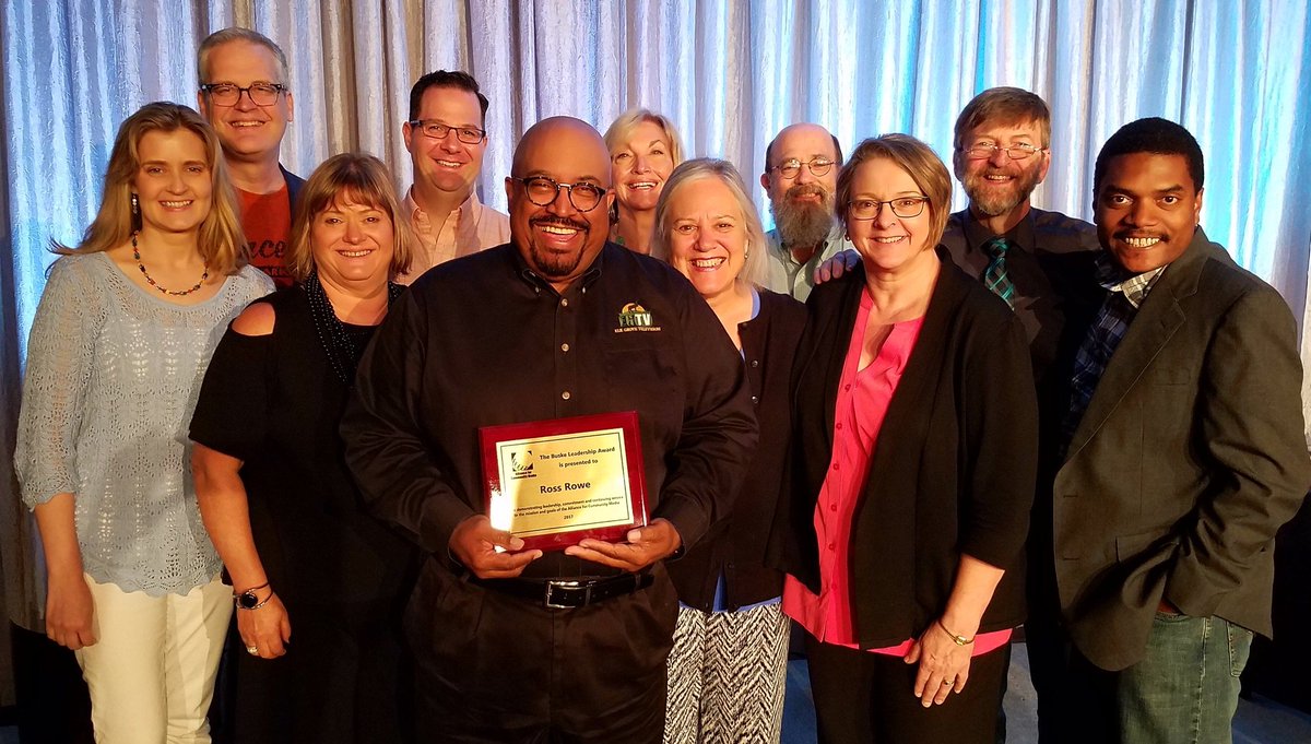 PACTVMedia's tweet image. Buske Leadership Award Winner, Ross Rowe, w/ former winners (including PACTV&apos;s Nancy Richard)  @alliancecm #ACMmpls