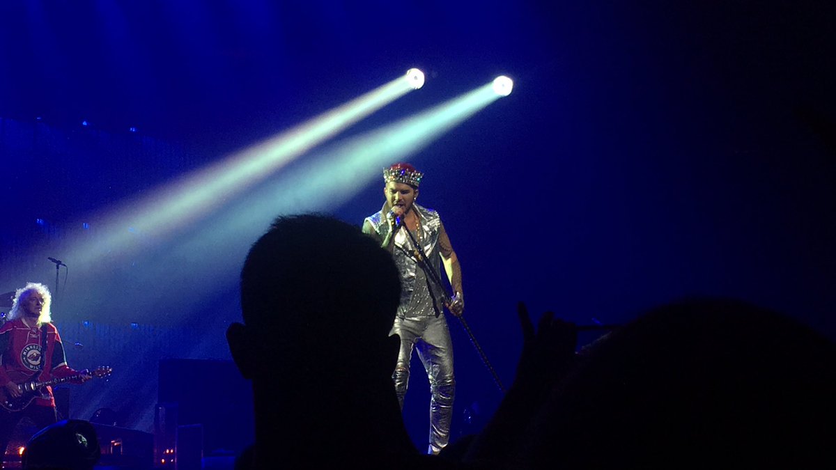 roxyxtasy's tweet image. Adam lambert has always been beautiful but tonight justified my feelings about him. Dude is an angel