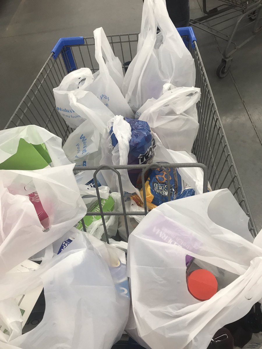 TheGreenIsGood's tweet image. @Chase way 2 strand ur prego sapphire reserve customers @Walmart day after we spent 1hr verifying our IDs #CSFail #prego #closedtillmonday