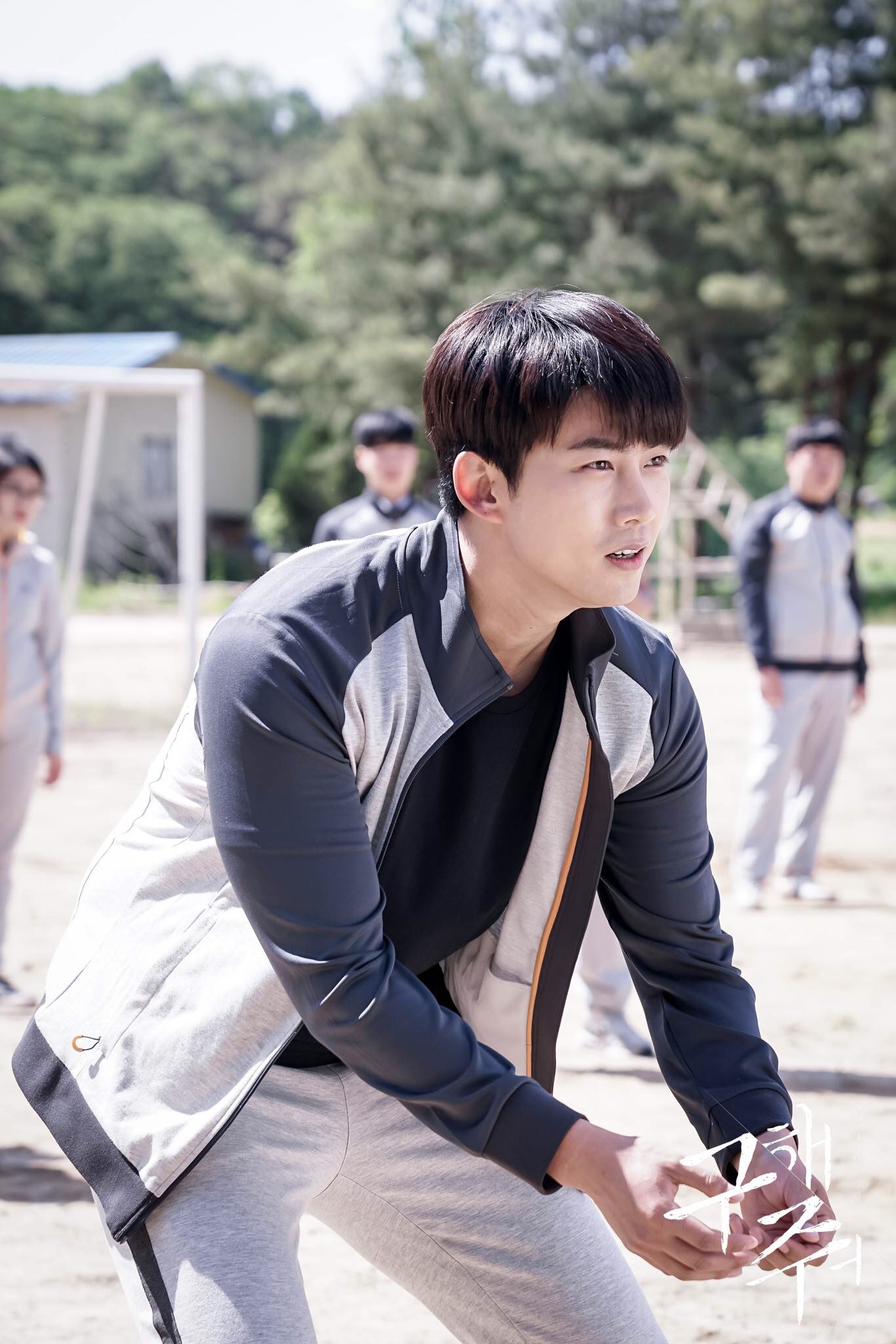 DEvQ6GTUMAACEql.jpg:large