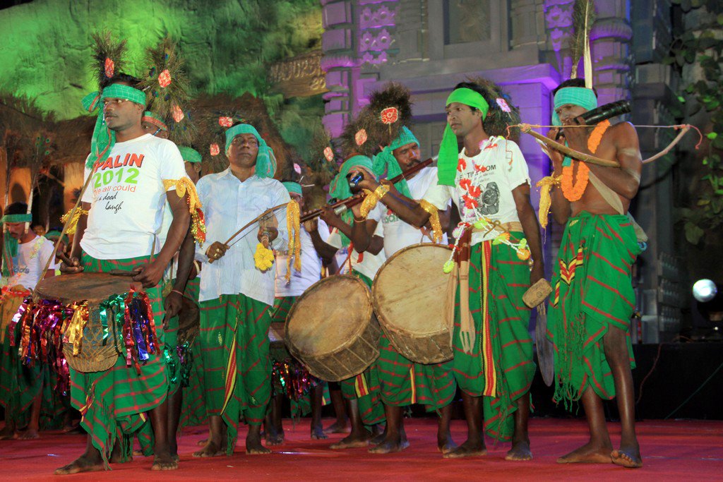 Manaswiini's tweet photo. #jhumar #famous #performance in #kothas #mujras #ancienttime #Instrumental #artandculture of #mayurbhanj #folk #Dance #Artist #Odisha https://t.co/LNtAZmej35