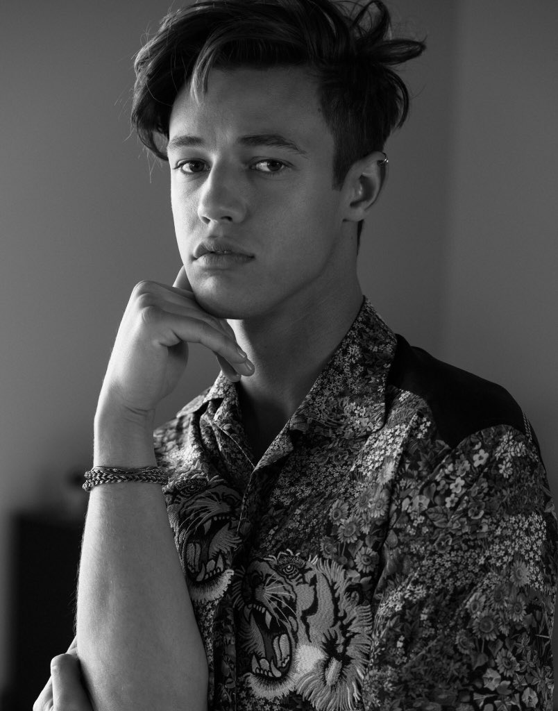 kellymamorim's tweet photo. My #TeenChoice vote for #ChoiceMaleWebStar is @camerondallas https://t.co/JO9TNAAuV2