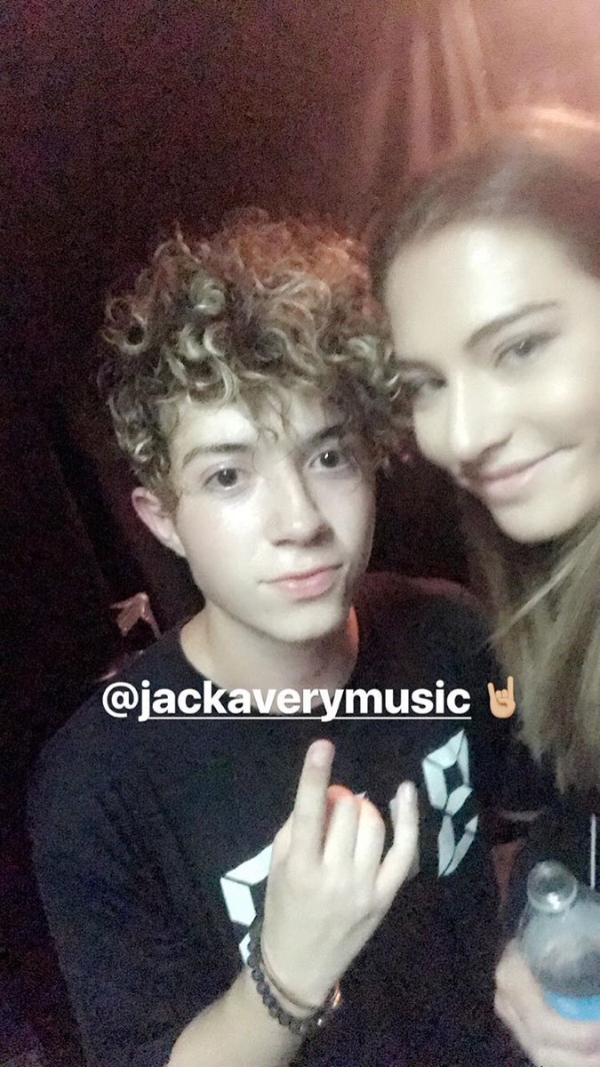 WhyDontWeBRA's tweet photo. Kate Connick também marcou presença!!! #SomethingDifferentNY https://t.co/4th4ZTkKOI