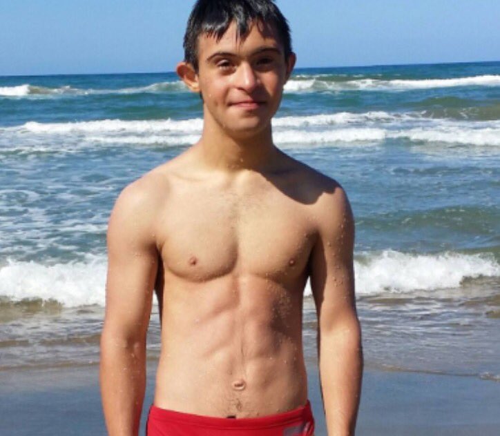 Valerio è un atleta speciale per una serie di motivi. Mercoledì ha vinto la sfida più significativa: salvare due bimbe in balia delle onde.