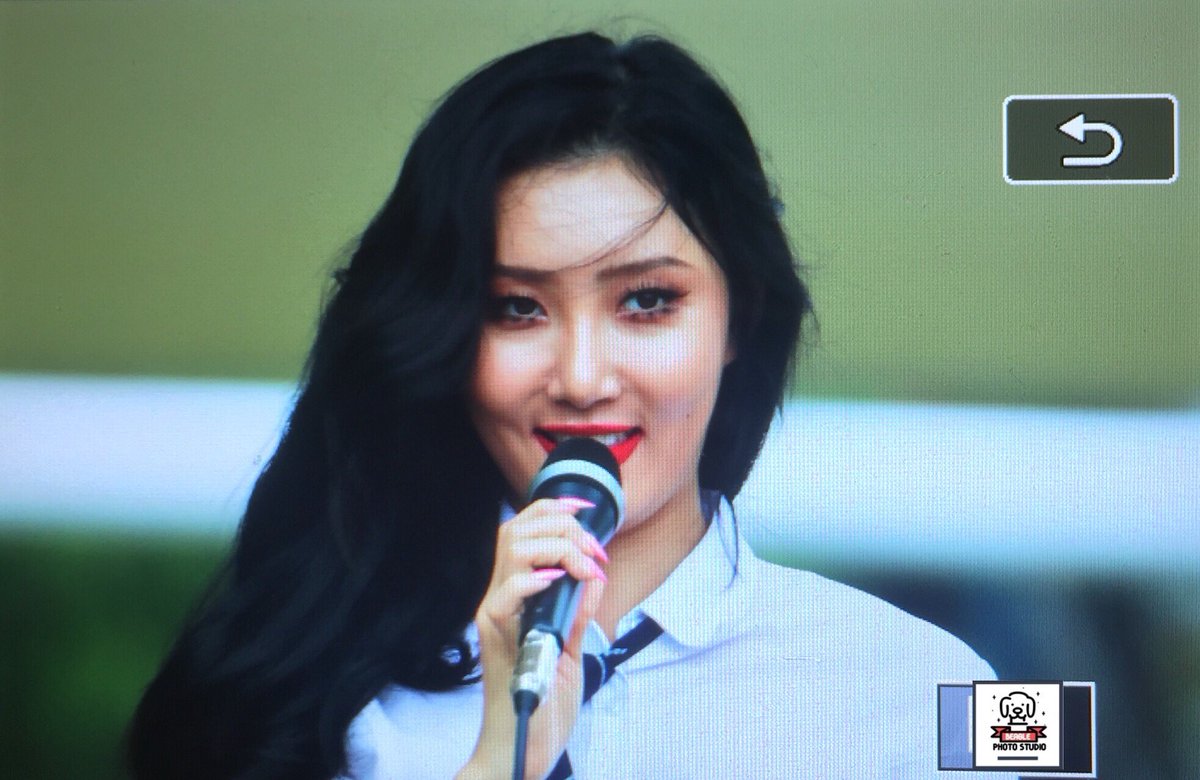 Beagle_studio's tweet image. 170715 음악중심 미니팬미팅 프리뷰1

#마마무 #휘인 #화사 #mamamoo #wheein #hwasa 

제복 사랑😂💕