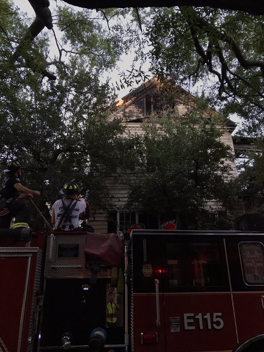 TippettJohn's tweet photo. Unit blk of Smith St. was the scene of a 3 alarm +, large, historic SFD converted to an MFD. Right after Cannon St. #balloonframe #hotday https://t.co/59BbBXuUAG