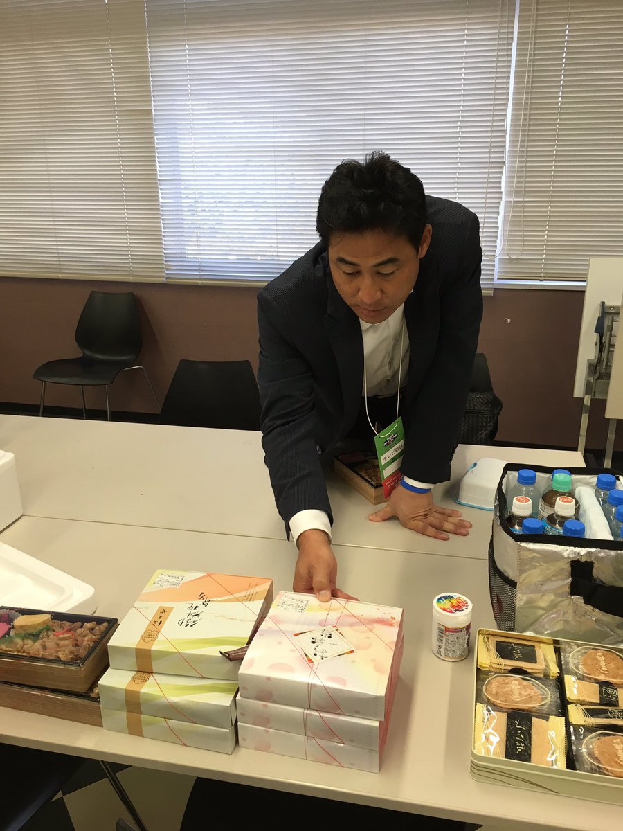 スイーツおじさん本領発揮 今年もカープに厳しい前田智徳氏と見る オールスターゲーム 第2戦 マエッター Togetter スイーツおじさん本領発揮 今年もカープに厳しい前田智徳氏と見る オールスターゲーム 第2戦 マエッター Togetter