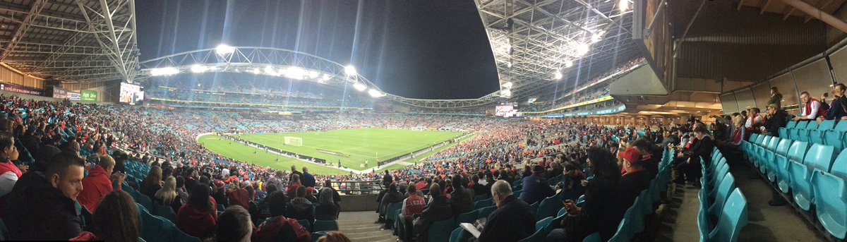 MuntuBantu's tweet photo. In the zone #ANZ #ArsenaIinSydney #ArsenalInAustralia #preseason #laccazette #Giroud #wenger #AFCvWSW https://t.co/yWggT7cJMG