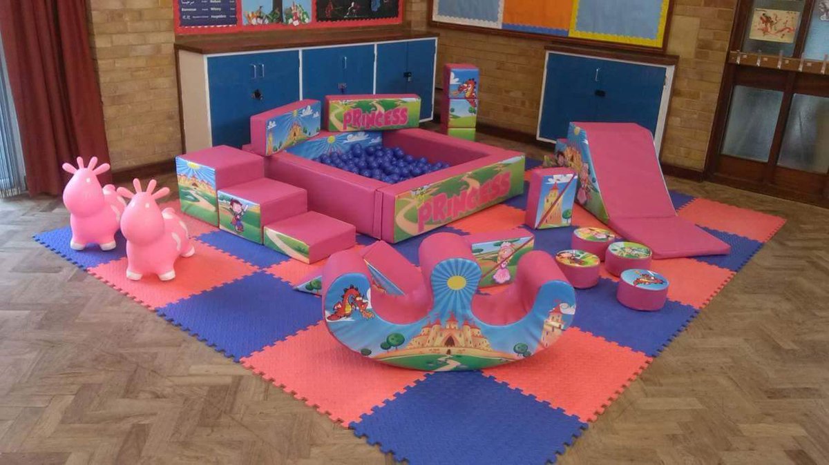 LScallywagsP's tweet photo. Calling all Princess's 👧🏼👧🏼👧🏼Check out our #princess #softplay perfect for any #party or #celebration. #hireme #Coventry #warwickshire https://t.co/pmf04PKP5Z
