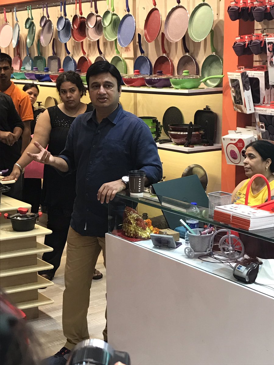 IrfanSiddiqueOf's tweet photo. #20secwonder @RCityMall Wonder Chef event https://t.co/SubF2OMbRY