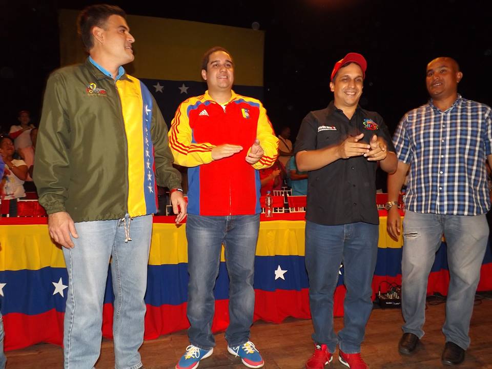 PONTEpilasSUCRE's tweet photo. #SUCRE | Nuestro Gobernador @EdwinRojasM junto a los Candidatos a la #Constituyente. #VenezuelaVotaEn15Días. #SucrePotencia. #PONTEpilas. https://t.co/NtgoKOMT4Z
